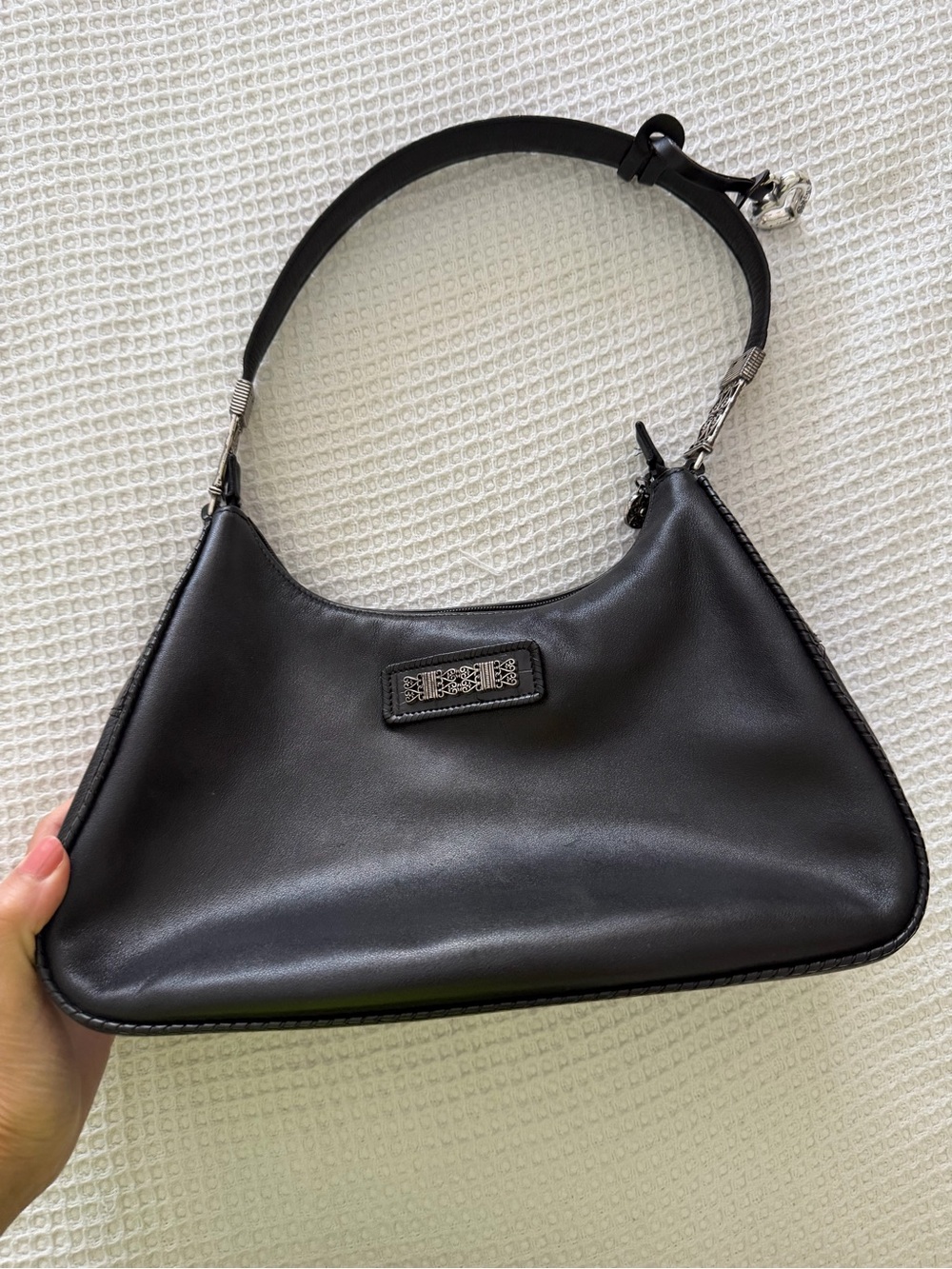 🗽Brighton Black Leather Shoulder Bag with Silver Hardware